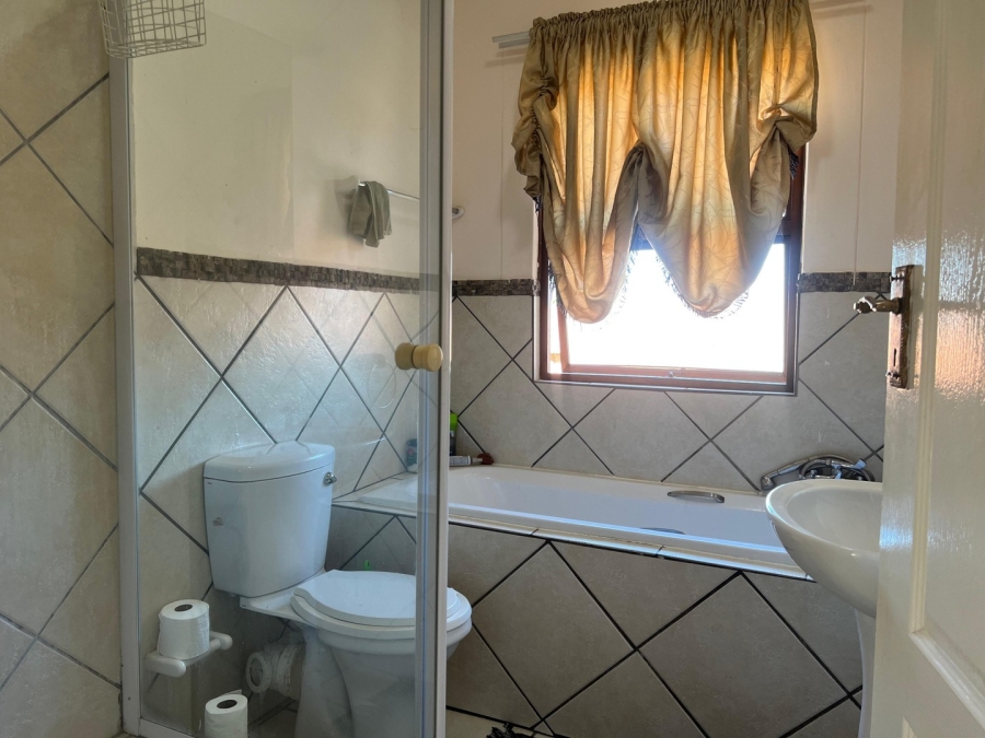 3 Bedroom Property for Sale in Waterval East North West